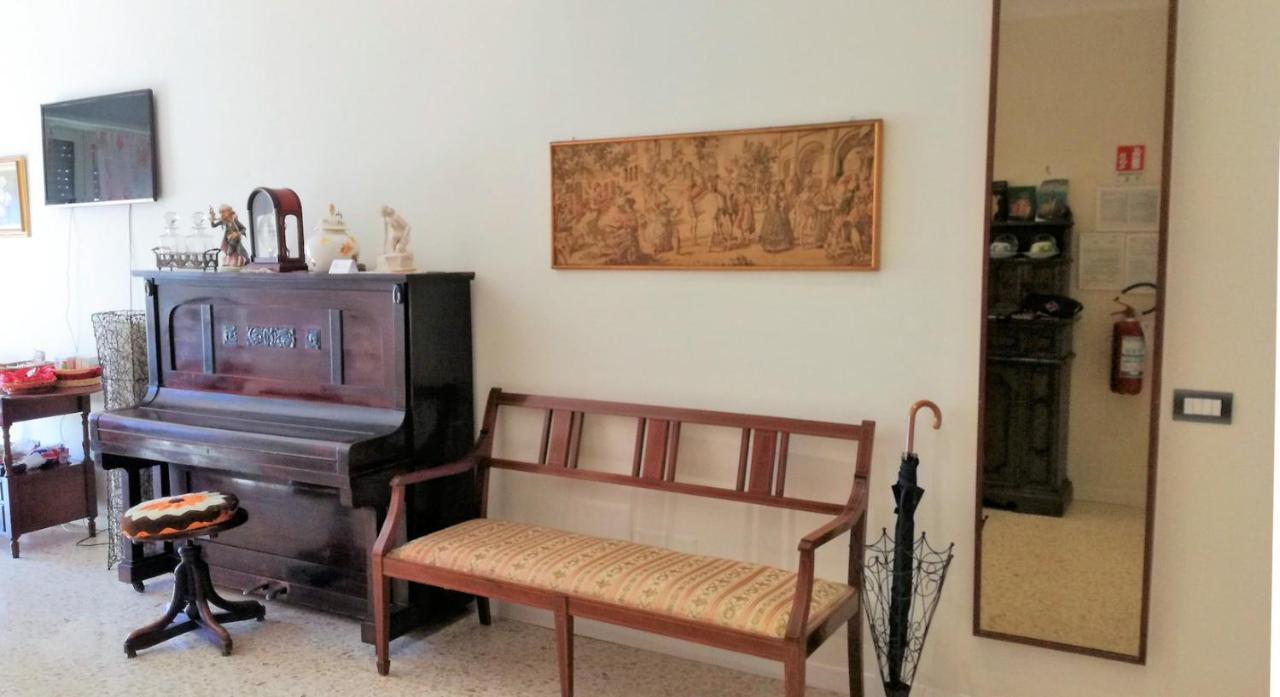 Le Rondini Bed & Breakfast Naples Luaran gambar